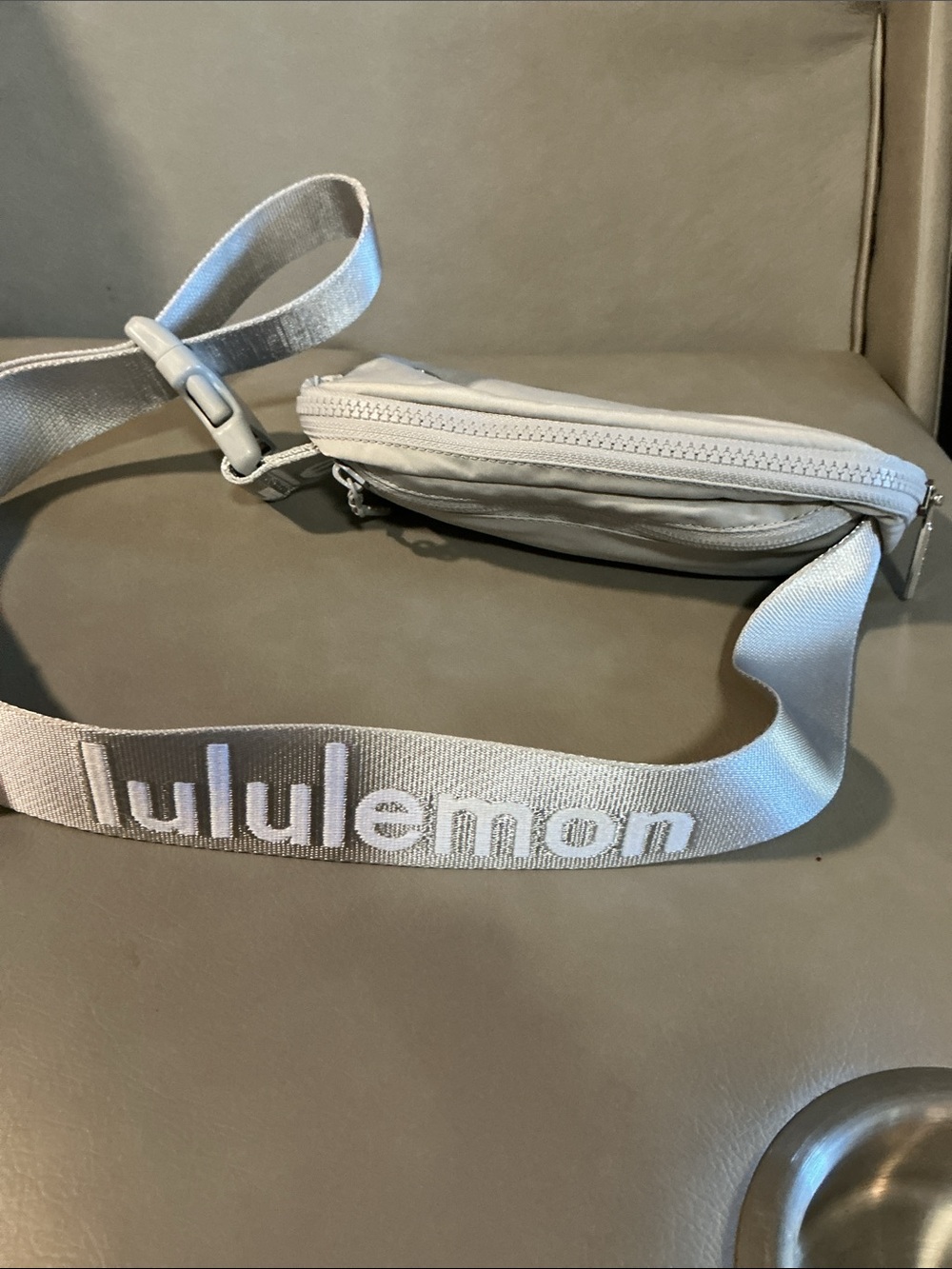 lululemon athletica Light Blue Men's Belt Bag - Picture 3 of 7